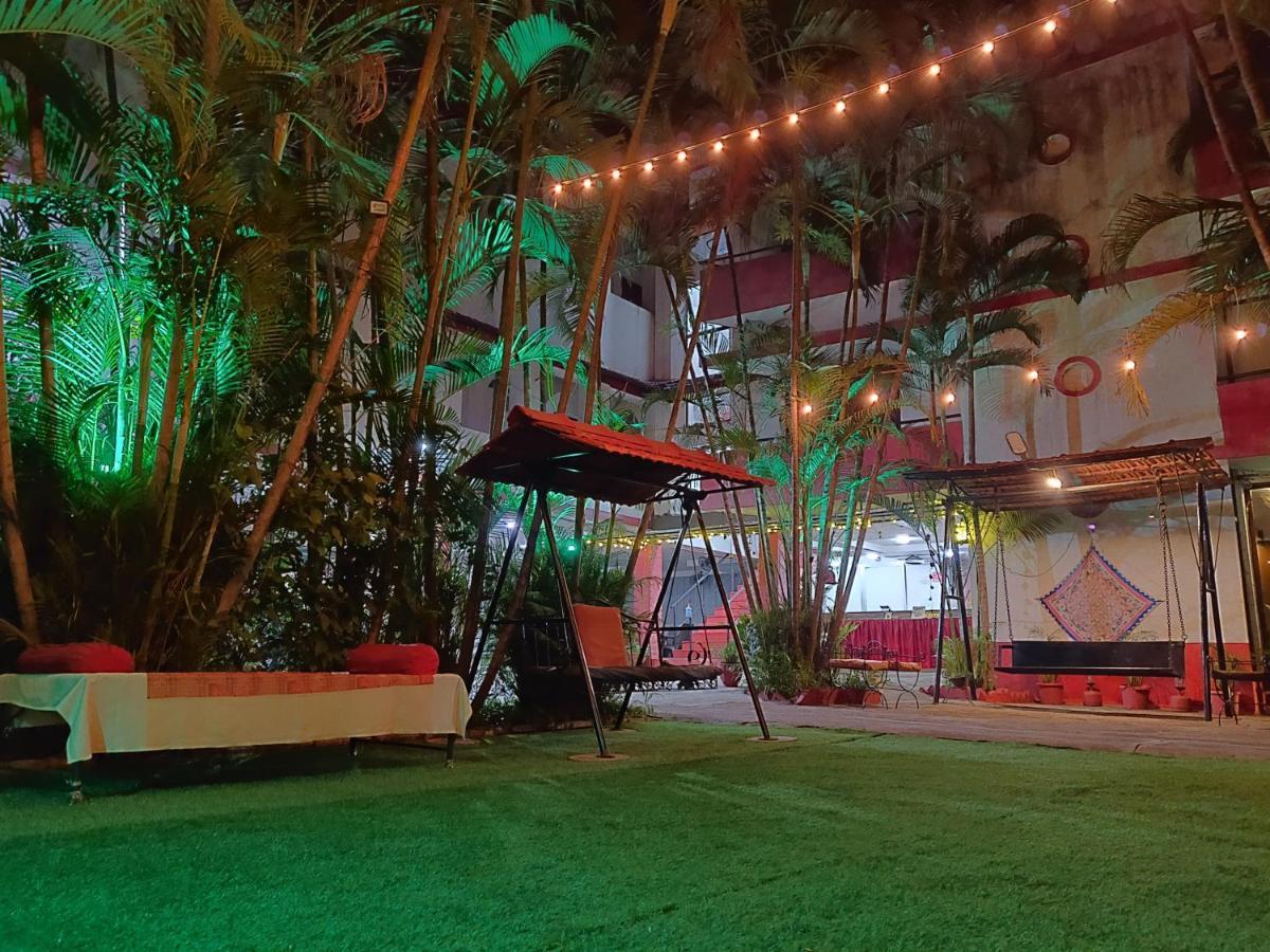 Girivihar Holiday Club - Pure Veg Лонавала Экстерьер фото
